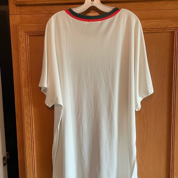 CBR CHIC/BOUTIQUE/ROSE White Top with Red and Black Bow w/ bee Design size XL - Picture 4 of 8